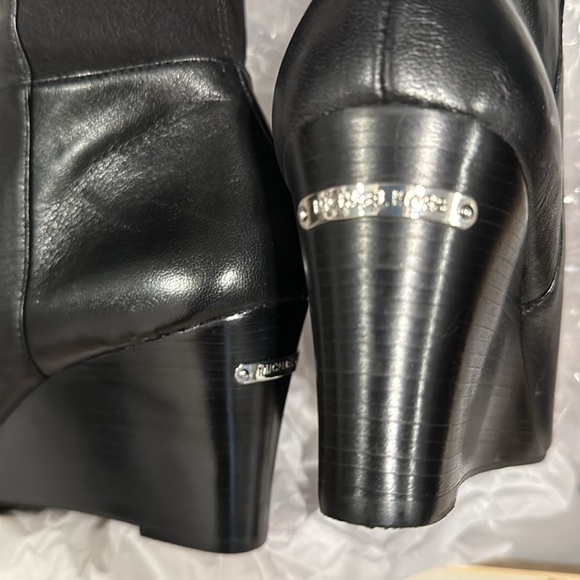 Michael Kors Black Leather 7.5M Zipped Boots Worn Once Perfect Condition - Picture 6 of 11